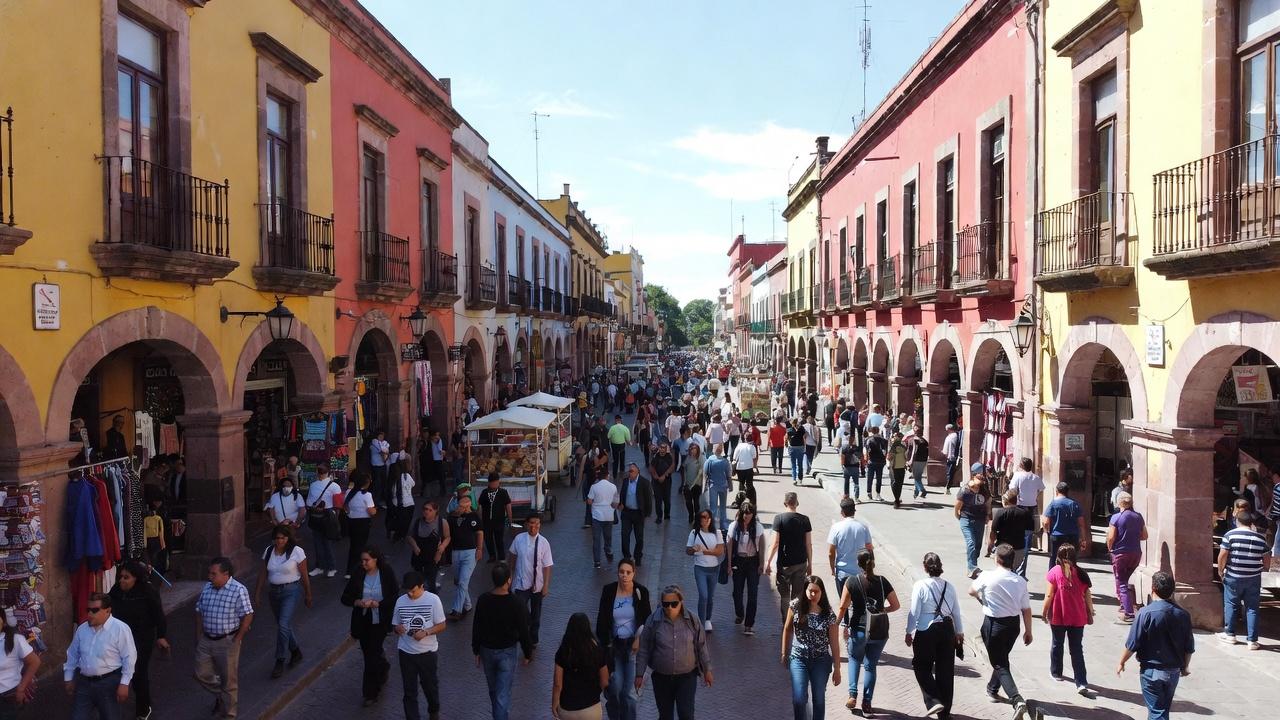 Busy pedestrian street in Guadalajara Centro
